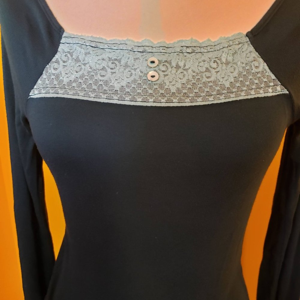 Sucre Soir Knit Pullover Sq Neck Top w/ Lace